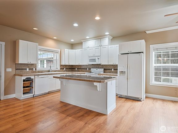 4th image of 1608 N Washington Avenue