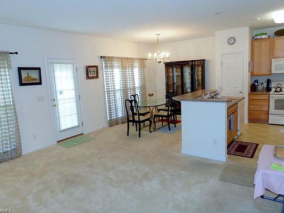 3rd image of 2928 Stratford Way