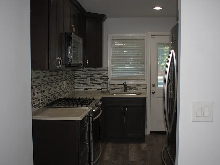 244 Lawrence St #1 — Photo 16
