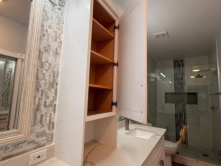 1310 SW 48th Ter — Photo 17