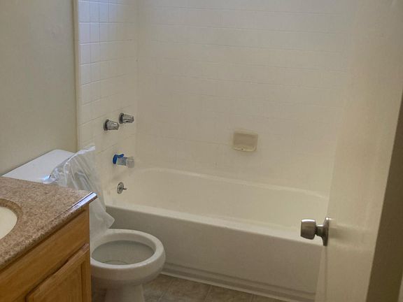 2nd image of 202 E Cypress St #7