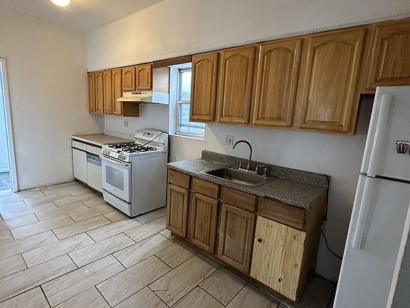 4th image of 1839 Victor St APT 1