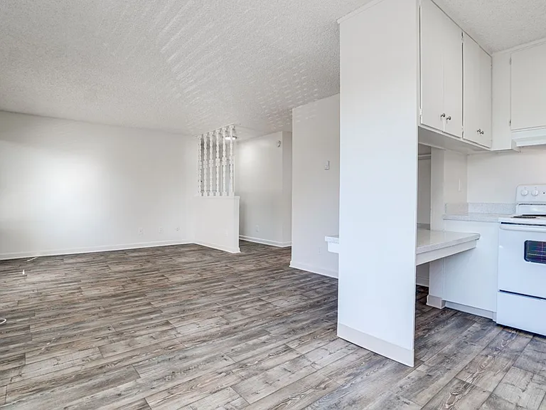 Oak Valley Apartments — Photo 46