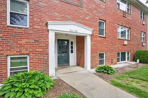 1 bed, 670 sqft, $1,600 — Photo 2