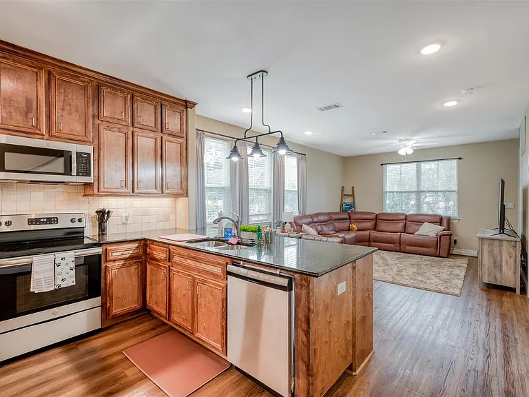 3730 Boettcher Dr #401 — Photo 6