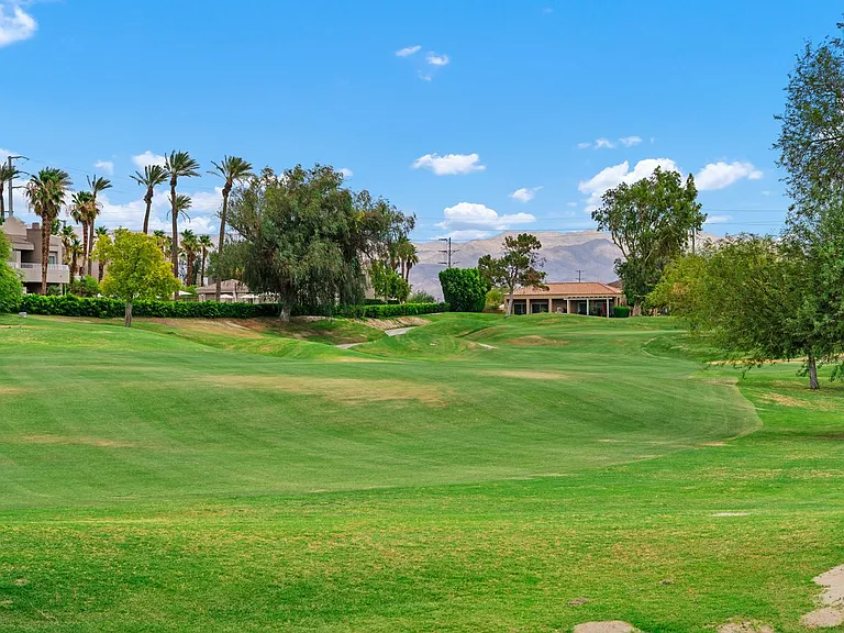 20 Pebble Beach Dr — Photo 24