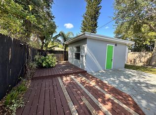 1075 NE 32nd St, Oakland Park, FL 33334