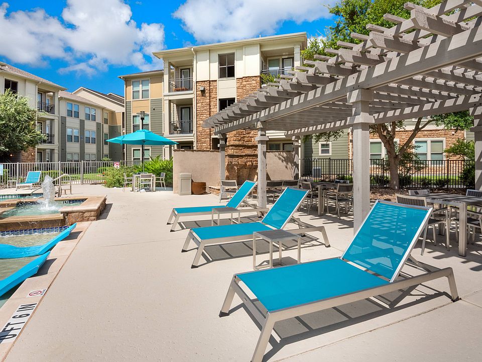 Poolside Seating