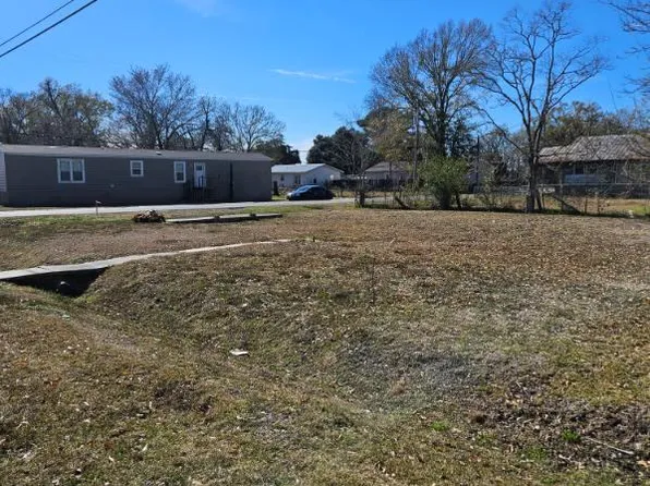 E Jefferson Davis Ave, Rayne, LA 70578