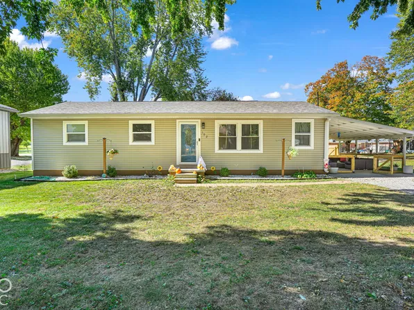 102 S McClure St, Waynetown, IN 47990