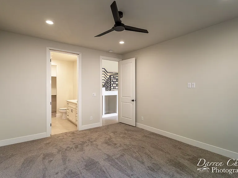 134 N 240 E — Photo 18