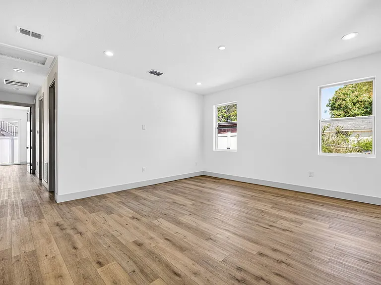 1139 29th St S — Photo 15