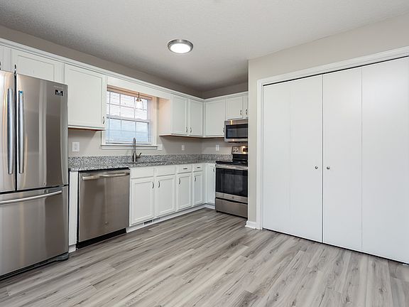 4th image of 249 Cranklen Cir