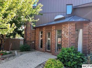 630 Briarstone Dr APT 101, Mason City, IA 50401