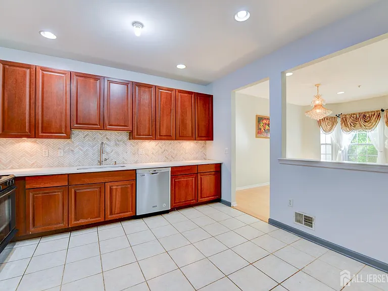 34 Forest Dr — Photo 16