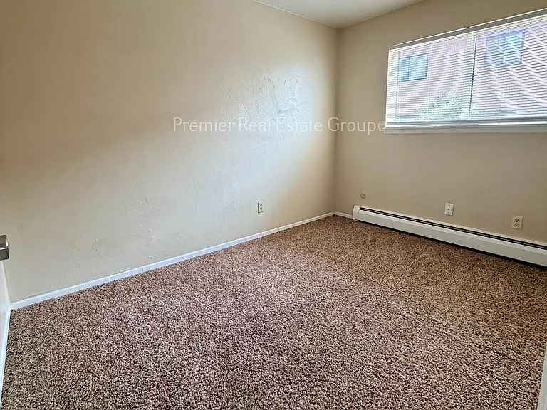 1480 Hathaway Dr #F — Photo 8