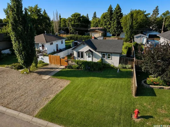 838 3rd STREET E, Prince Albert, SK S6V 0H9