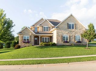 2405 Wheatland Dr, Dubuque, IA 52002