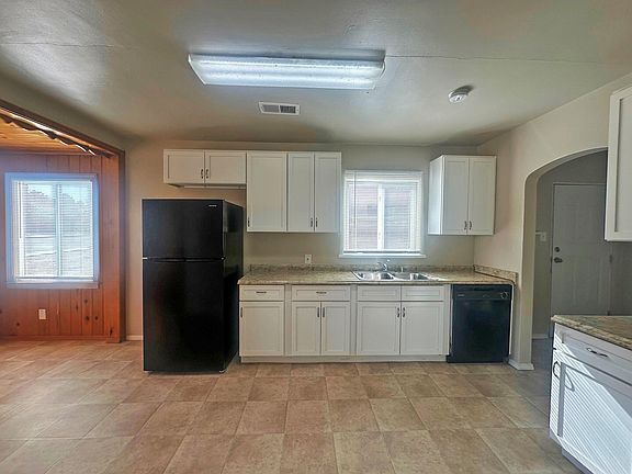 5th image of 805 Princeton Dr SE
