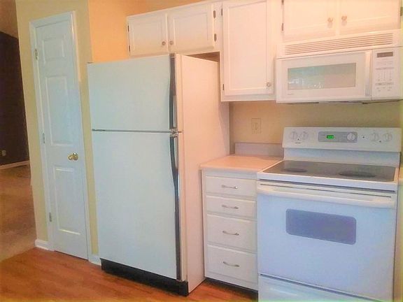 4th image of 772 Cheeseman Ave