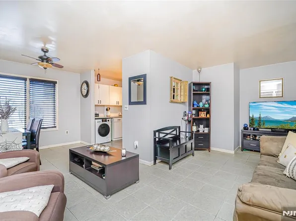 144 70th St APT 1A, Guttenberg, NJ 07093