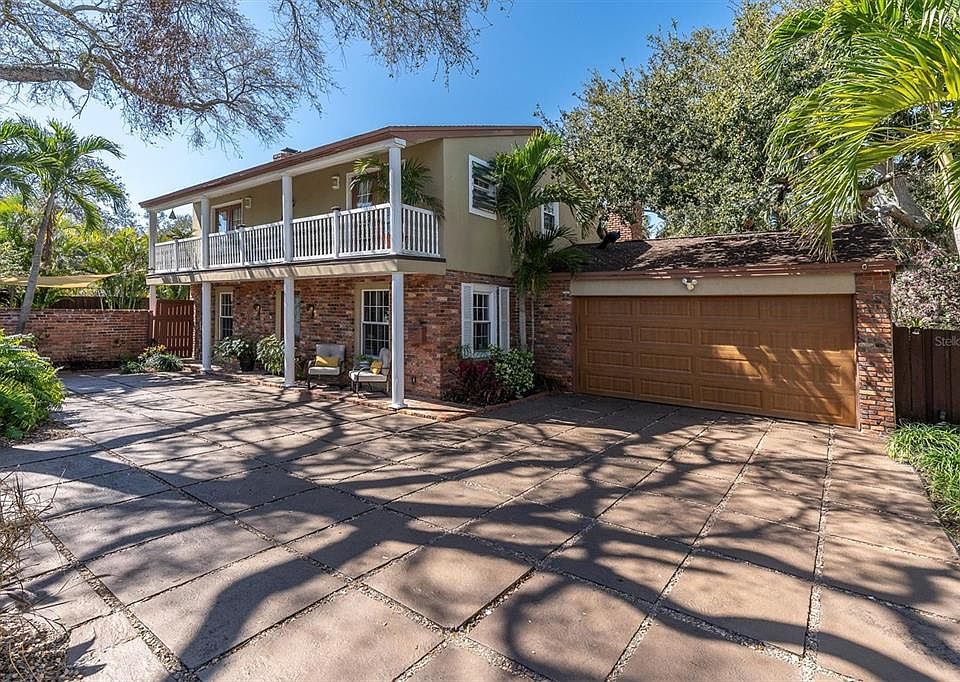 1st image of 8390 39TH AVENUE N