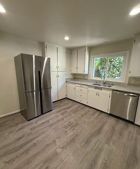 320 Lomitas Ln — Photo 5
