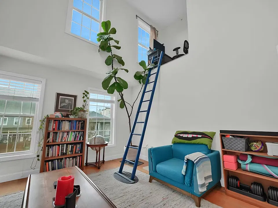 9 Everett Ave #3