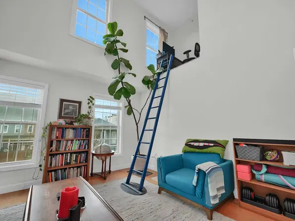 9 Everett Ave #3, Somerville, MA 02145