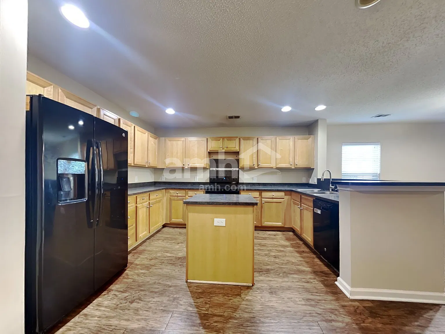 5 bed, 4.0 bath, 2508 sqft, $2,800 — Photo 3