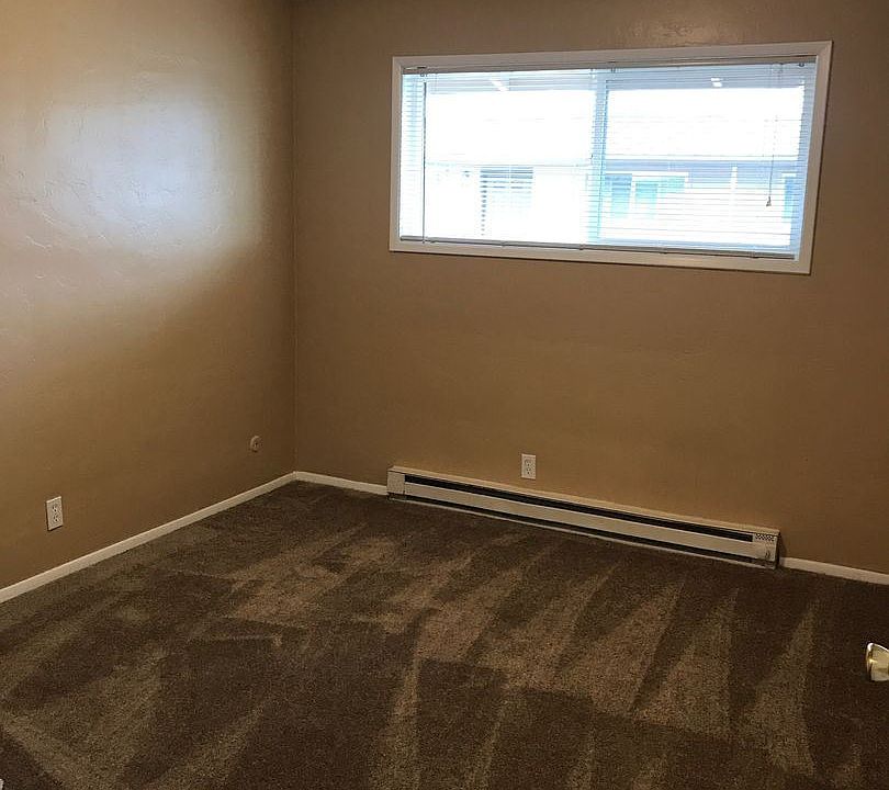2nd image of 727 Hawthorne Ave NE #8731898