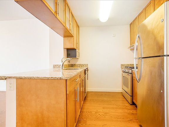 3rd image of 40 26 College Point Blvd #Penthouse 2d