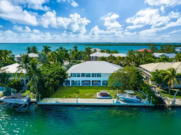 205 S Point Dr, Sugarloaf Key, FL 33042