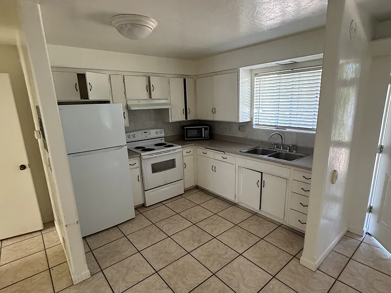 969 S Weed Blvd — Photo 8