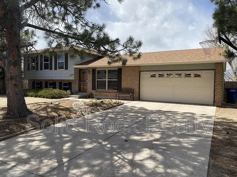 4 bed, 2.0 bath, 1751 sqft, $2,425 — Photo 1