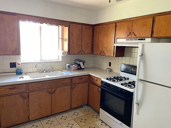 3rd image of 1300 & 1302 Seward Ave
