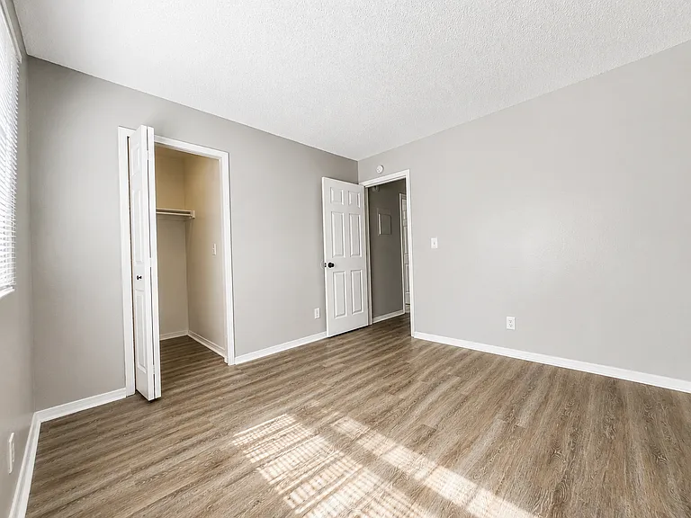 1835 Zebulon Dr #B — Photo 8