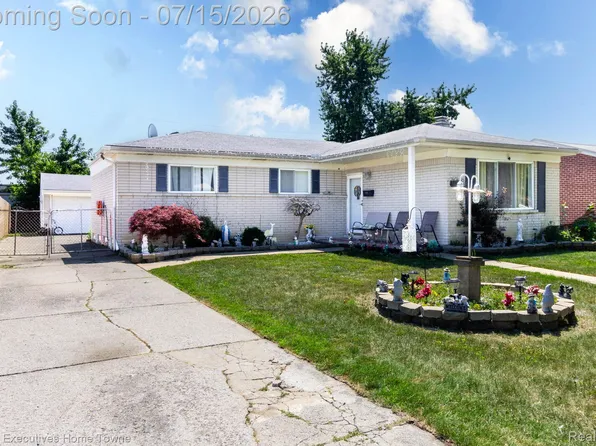 32566 Revere Dr, Warren, MI 48092