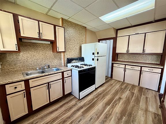 4th image of 3815 Draper Pl