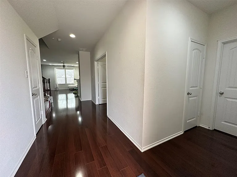 1248 Hyde Park Dr — Photo 4