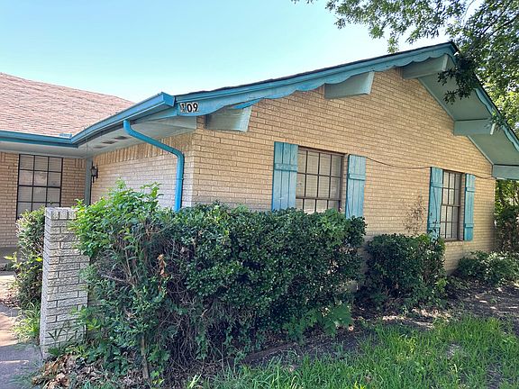 2nd image of 109 Shadybrook Dr #109