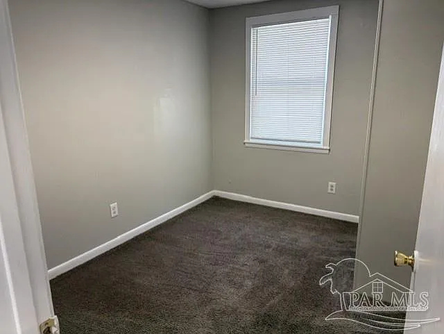 2709 N Davis Hwy — Photo 10