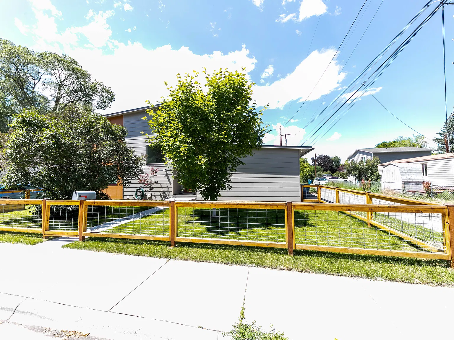 1525 Kemp St — Photo 3
