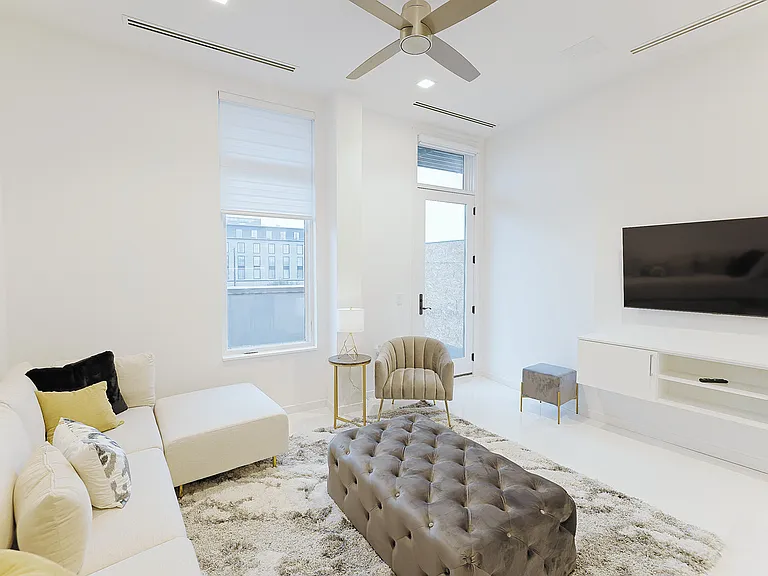400 S Old Woodward Ave #303 — Photo 12