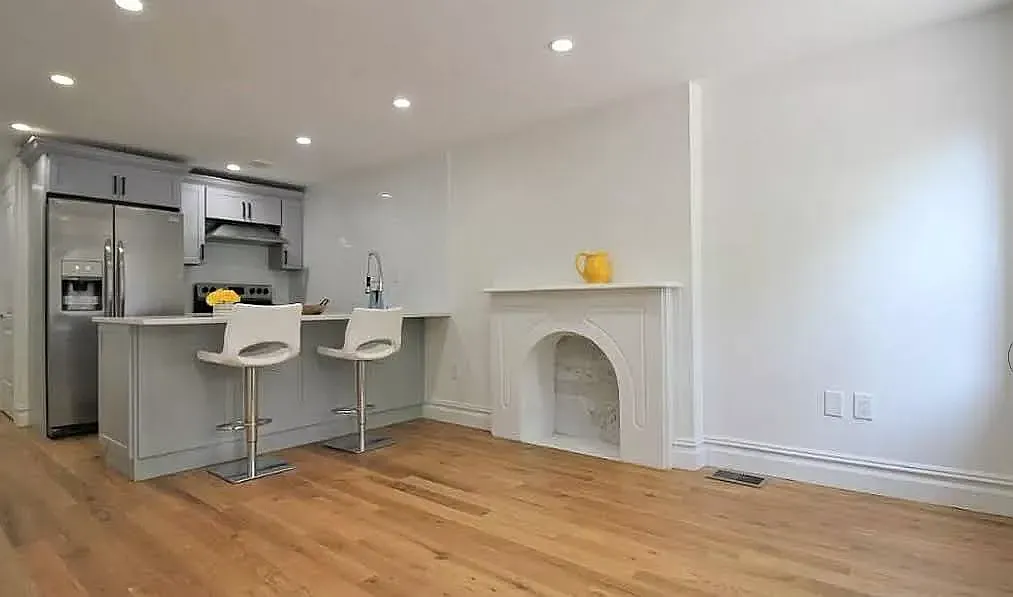 881 Park Avenue — Photo 3