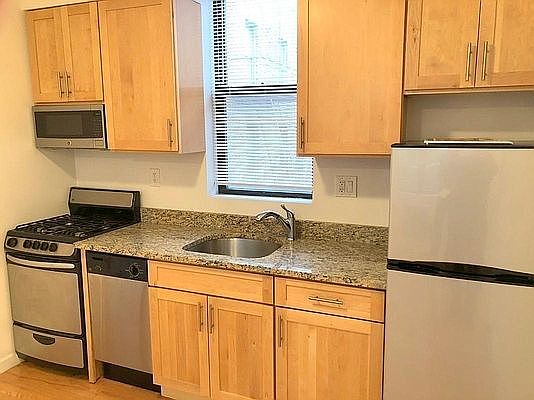 4th image of 31-12 36th St #3L