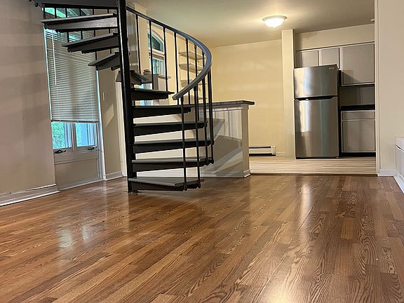 Living/eat in kitchen