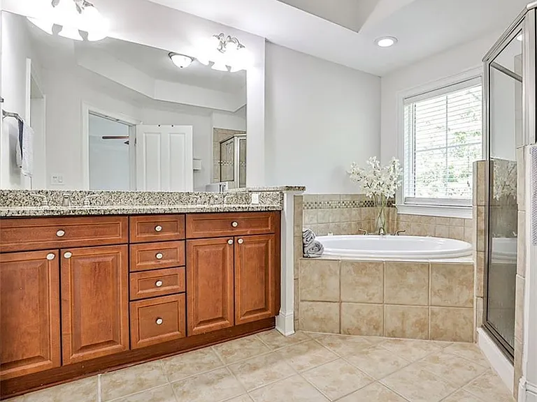 5480 Glenridge Vw #2008 — Photo 10