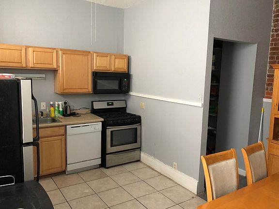 4th image of 25 W Hollister St