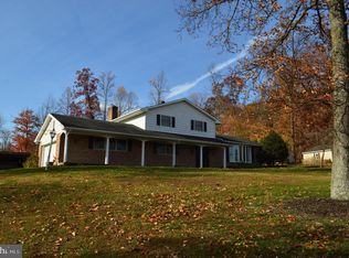 6605 Woodland Dr, Spring Grove, PA 17362